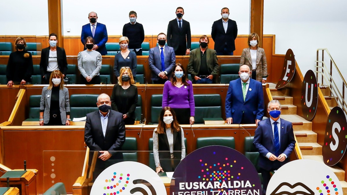 EAJ-PNVk Euskaraldiarekin bat egin du Legebiltzarrean eta bere egin du euskararen erabilera sustatzeko helburua