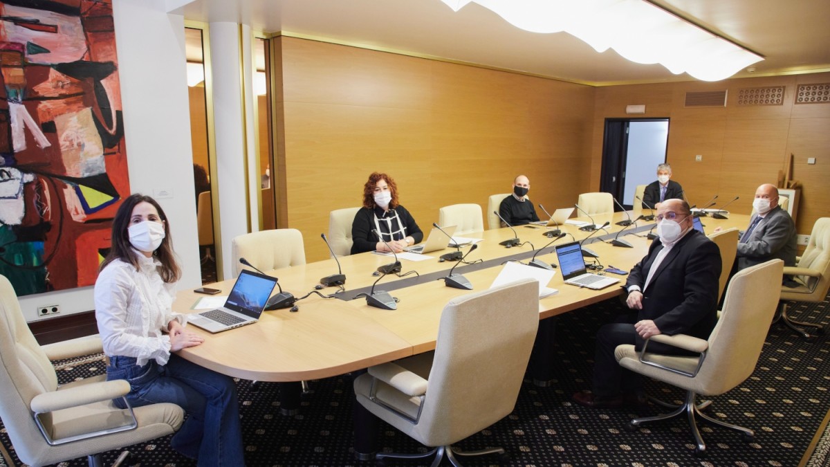 EAJ-PNVk eta PSE-EEk urtarrileko gaikuntza eskatu dute Osasun sailburuak pandemiaren bilakaeraren berri eman dezan 