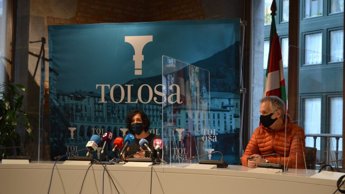 Ostalariek eta udalak, bat eginda, laguntza eta elkarlana eskatu diete herritarrei datozen egunetan neurriak betetzeko