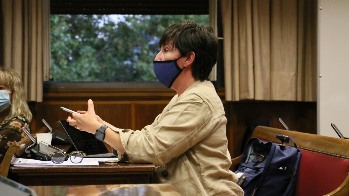 María Dolores Etxano lamenta que determinadas violencias contra las mujeres no sean atendidas en los juzgados por personas especializadas