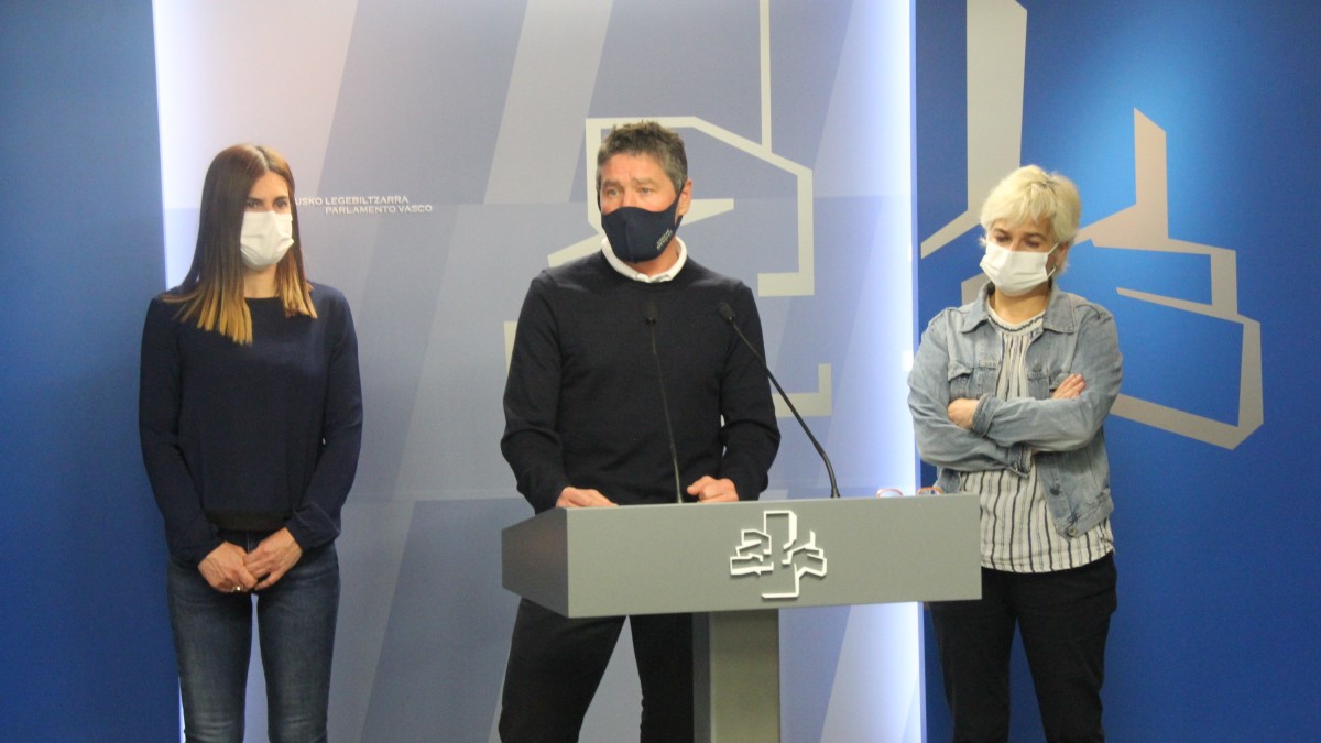 EAJ-PNV suscribe en el Parlamento una declaración de rechazo a la sentencia del TSJPV contra el euskera en Irún
