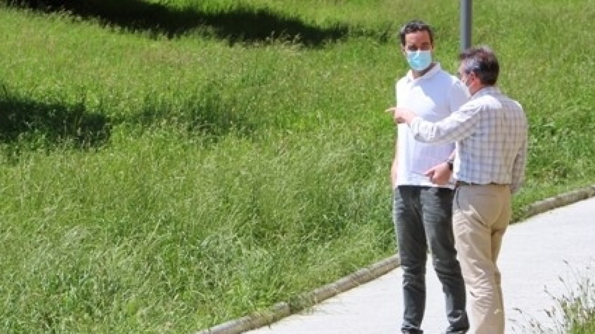 Irungo EAJ-PNVk Miguel Ambulodi kalean lur gaineko aparkaleku bat egokitzeko beharra azpimarratu du