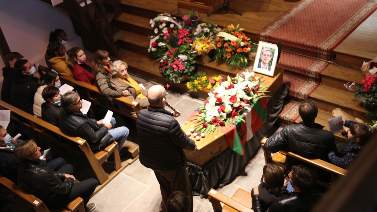 Azken agurra eman dio Luhusok Ramuntxo Camblongi, Iparraldeko euskal abertzaletasunaren lider eta erreferente historikoari 