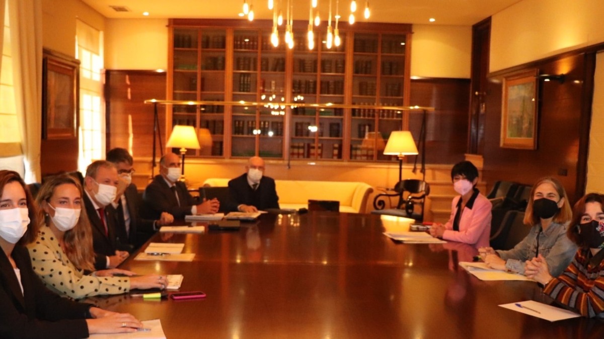 Eusko Jaurlaritzak eta EH Bilduk akordioa lortu dute EAJ-PNV eta PSE-EE-ren gehiengo parlamentarioa handitzeko eta Euskadiko 2022ko aurrekontuak hobetzeko