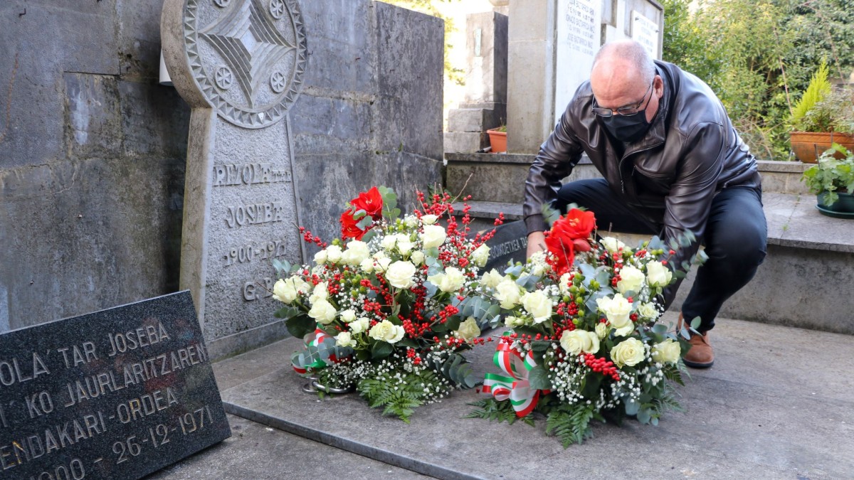 Indibidualismoaren aurrean “Euskal Herri gisa indartu egiten gaituzten balio kolektiboak” aldarrikatzen ditu EAJ-k