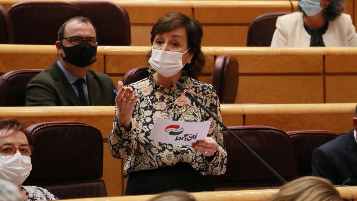 Mertxe Garmendiak autonomoen eta enpresen elektrizitate eta gas naturaleko kontratuak penalizaziorik gabe malgutzeko aldi baterako neurriak eskatu ditu