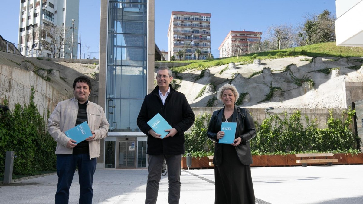 Zarauzko alkatearekin elkartu da diputatu nagusia tokiko egitasmo nagusiak ezagutu asmoz