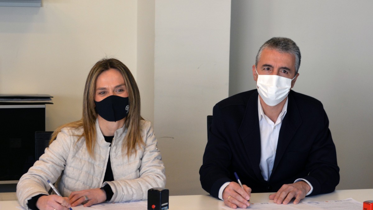 San Isidro baserriaren eta CAFeko pabiloien atzealdean dagoen oinezkoen bidea eraberritzea adostu dute