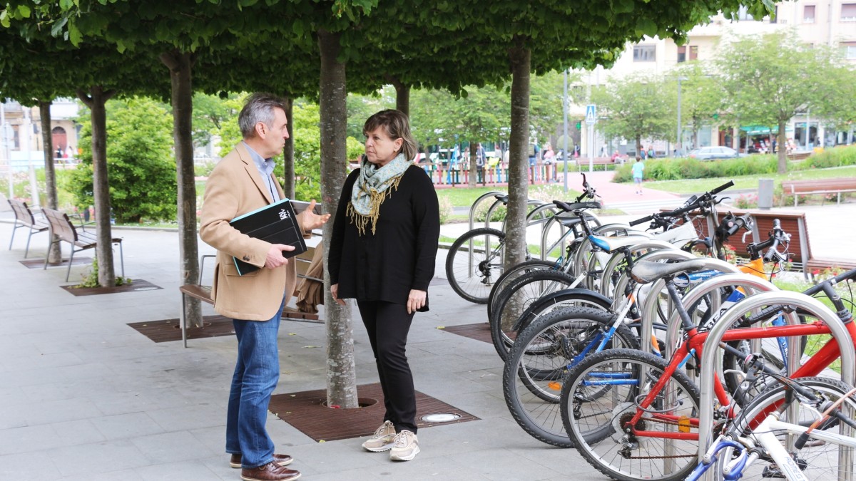 EAJ-PNVk bizikletentzako aparkaleku publikoak, estaliak eta seguruak egitea proposatu du Irunen