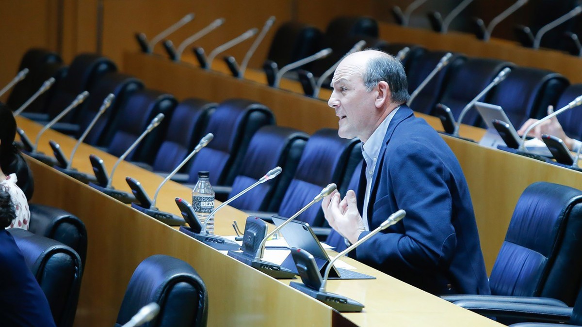 ‘Bai da baietz bakarra‘ legearen alde bozkatu du Euskal Taldeak 