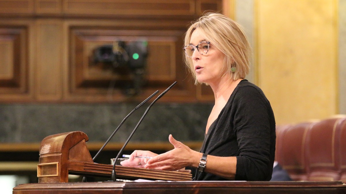 Familiei eta enpresei argindarraren prezioa beheratzeko neurriak jartzen jarraitzea erreklamatu dio Euskal Taldeak Gobernu zentralari 