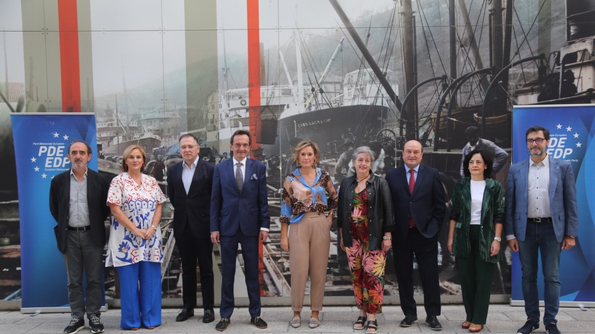 “El futuro de la democracia depende de nuestra capacidad para superar los desafíos de la era digital”