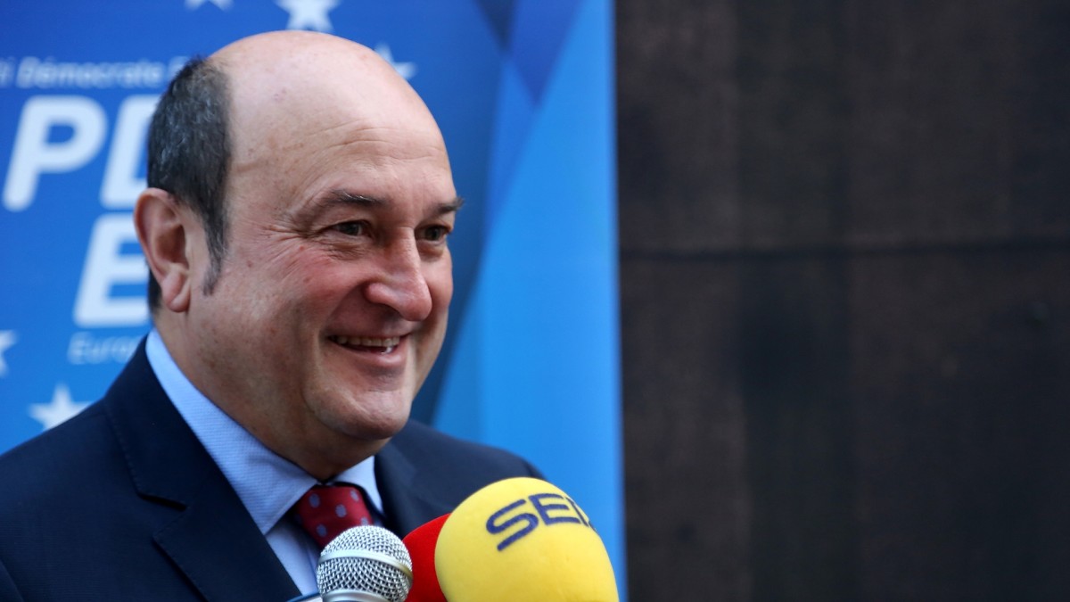 Ortuzar sobre la reforma del delito de sedición: “La música suena bien, pero somos partidarios de regular más los derechos que los delitos”