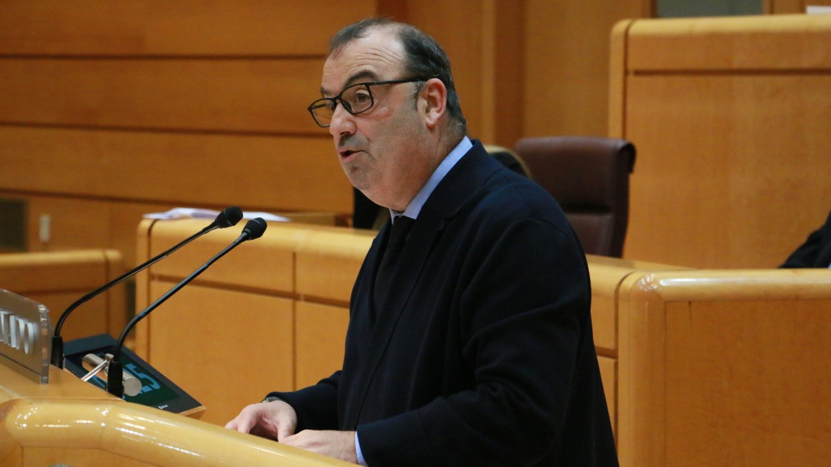 EAJ-PNVk energiaren eta bankuen sektorearen aldi baterako zerga defendatu du, nahiz eta lege proposameneko hainbat neurriren aurka egon