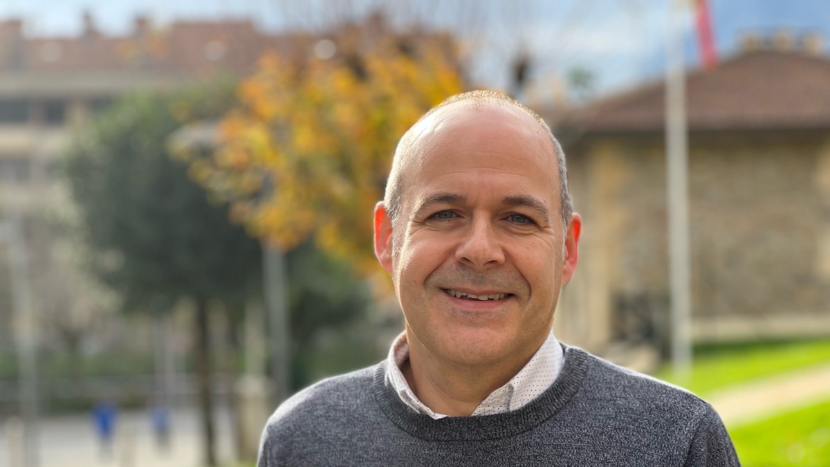 Iñaki Totorikaguena Sarrionandia seguirá ofreciendo “trabajo, plena dedicación, cercanía y proyectos ilusionantes” para seguir mejorando Iurreta