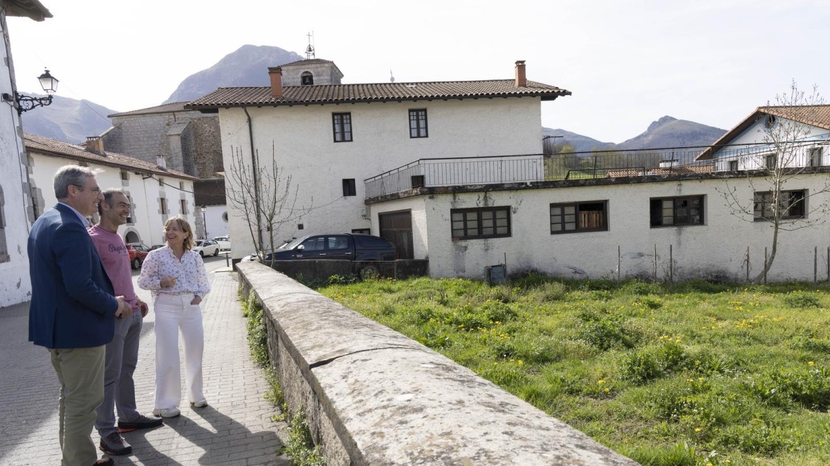La Diputación potenciará la oferta de vivienda en los municipios pequeños a través de Etorlur