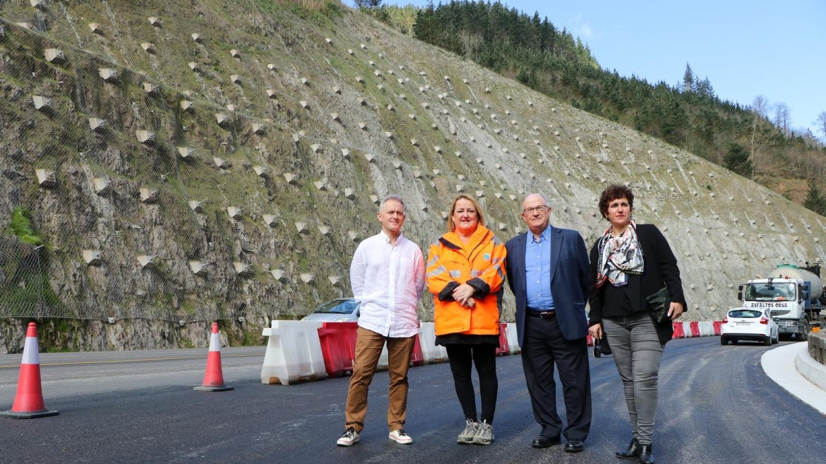 Azkoitia eta Urretxu arteko errepidean hobetutako lehen tartea maiatzaren 15ean egongo da erabilgarri