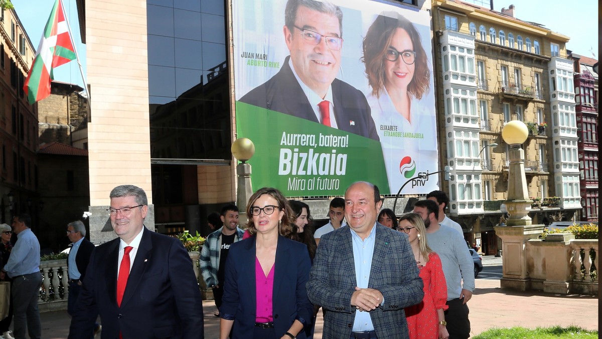 “Aurrera, batera! Euskadi mira al futuro”, EAJ-PNVk maiatzaren 28ko udal eta foru hauteskundeetarako aukeratu duen kanpainako leloa 