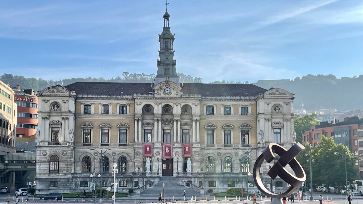 EAJ-PNVk eta PSE-EEk akordioa adostu dute Bilboko Udalean gobernu sendo eta egonkorra eratzera begira 