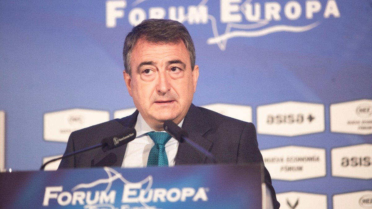 Aitor Estebanek Madrilen aldarrikatu du EAJk mende luze bat daramala Gorteetan “gizartearen ongizatearen mesedetan lan egiten eta Euskadi defendatzen”