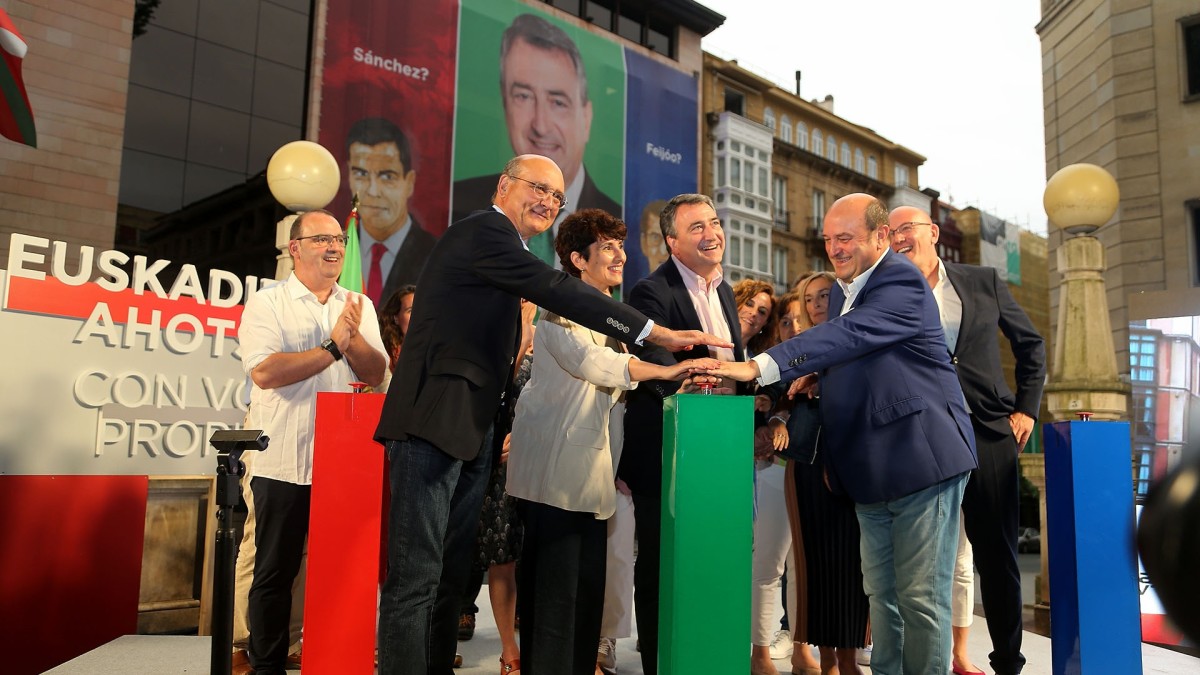 Aitor Esteban llama a votar a EAJ-PNV para que Euskadi siga teniendo en Madrid “una voz propia, equilibrada e independiente”