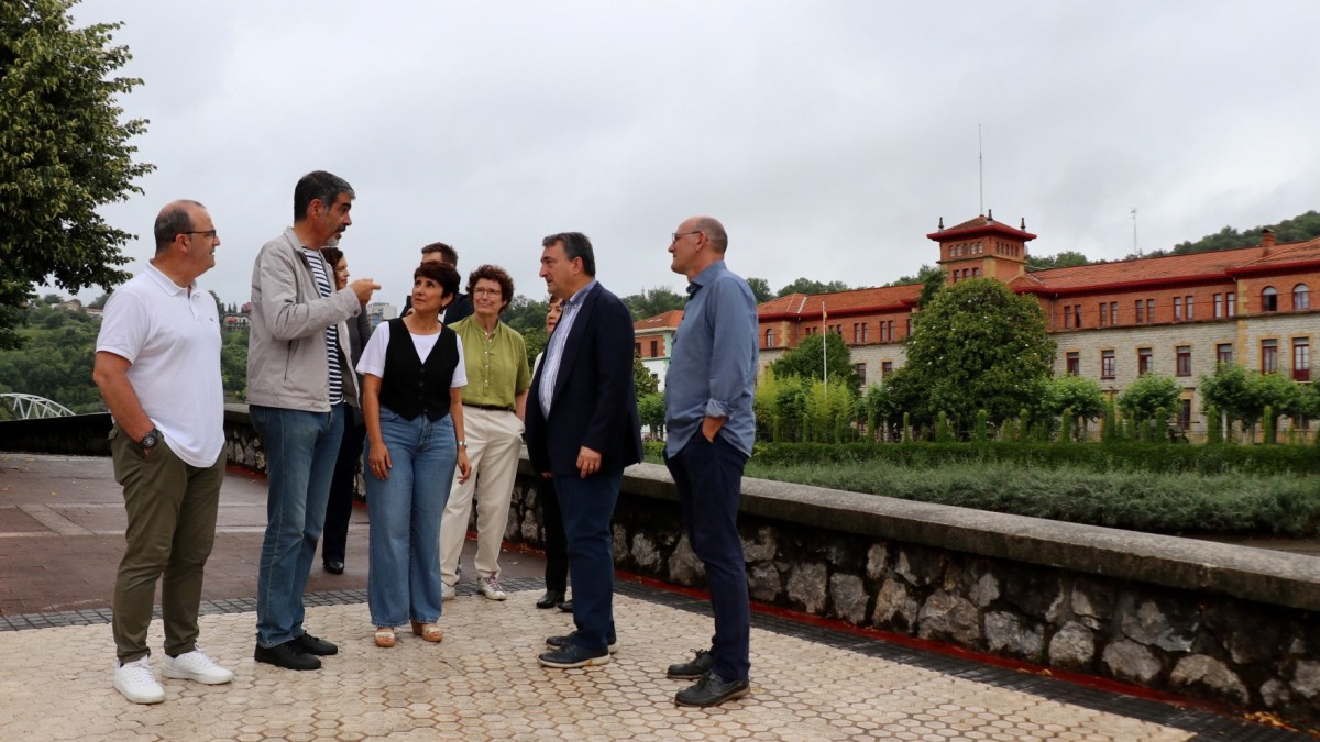 Aitor Esteban: “El acuerdo sobre los cuarteles de Loiola es el perfecto ejemplo de la política eficaz y real de vivienda que desarrolla EAJ-PNV”