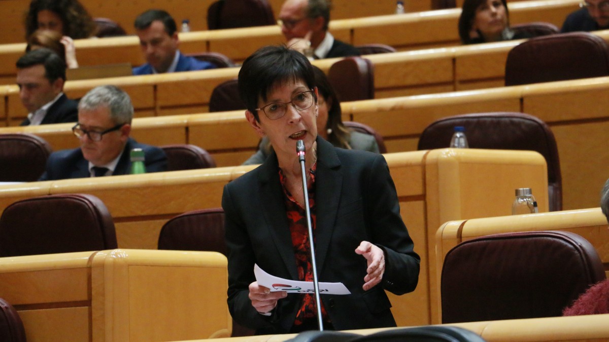 Estefanía Beltrán de Herediak arrantzaleak eta armadoreak konpentsatzeko eskatu dio Planasi, baita operadore guztiak ere, Bizkaiko Golkoan arrantza-debekuagatik izandako galerengatik