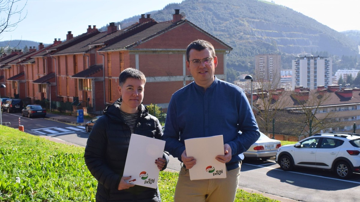 EAJ-PNV Arrasate pide que se hagan los ascensores públicos de Gorostiza esta legislatura