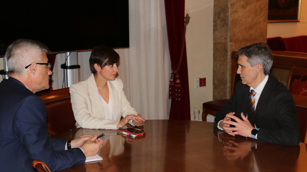 EAJ-PNVk Isabel Rodriguez ministroaren konpromisoa lortu du, udaletan hirigintza tramitazioa erraztuko duen legea aldatzen hasiko dela