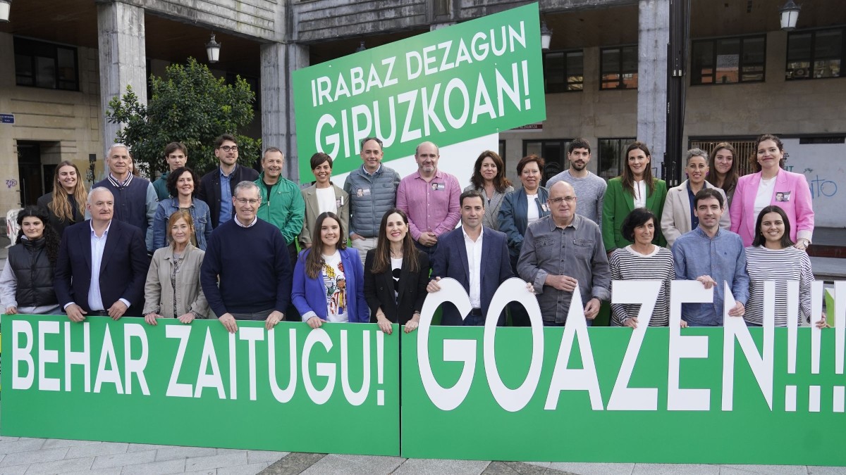 Imanol Pradales: “Gizarteari azaldu behar zaio jokoan zer dagoen eta ongizatearen Euskadi berriarekin amesteko aukera eman”