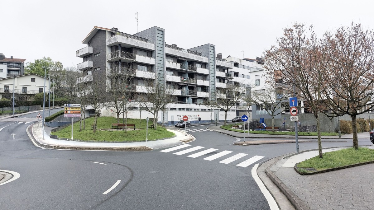 Usurbilgo EAJ-PNVk San Inazio kalearen eta Aitzezarra kalearen artean oinezkoentzako ibilbide segurua sortzeko eskatu du berriro, Zelai Haundi zeharkatuz