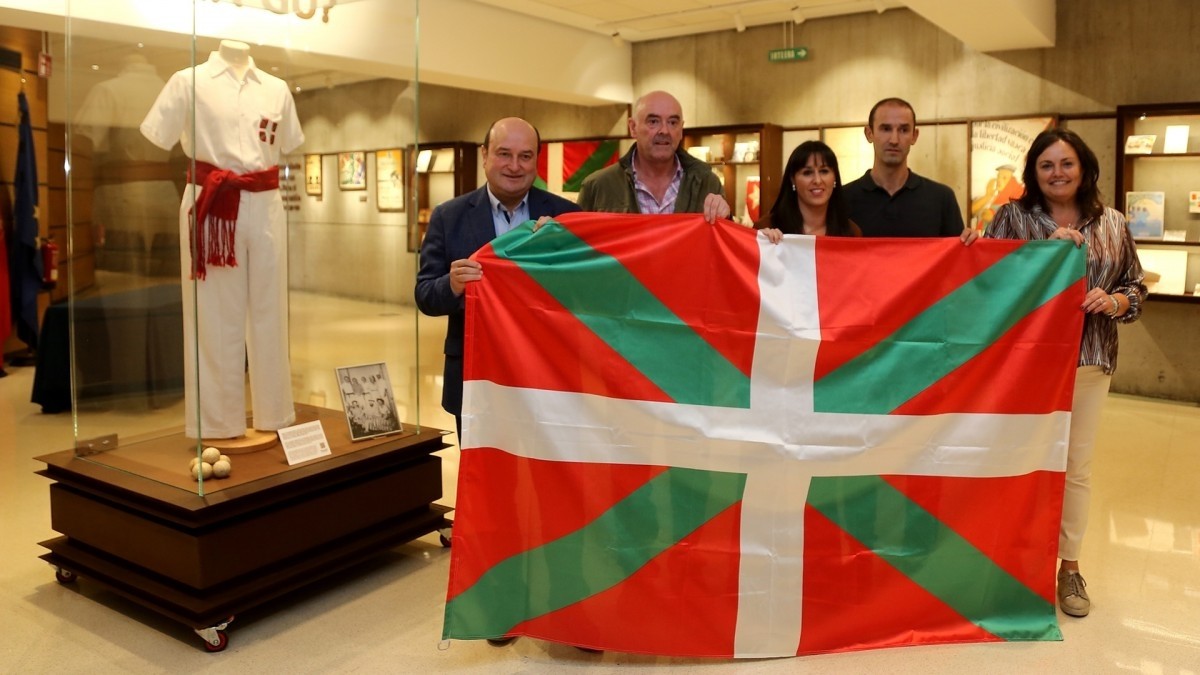 EAJ-PNVk oso pozik hartu du Euskadiko Pilota Selekzioak ofizialtasuna lortzeko gaur Iruñean eman duen behin betiko urrats historikoa