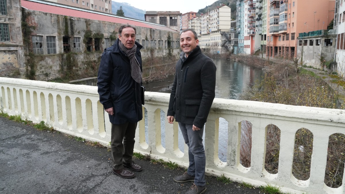 Gracias a la iniciativa de EAJ-PNV se pone en marcha la construcción del puente de Gabolats de Soraluze