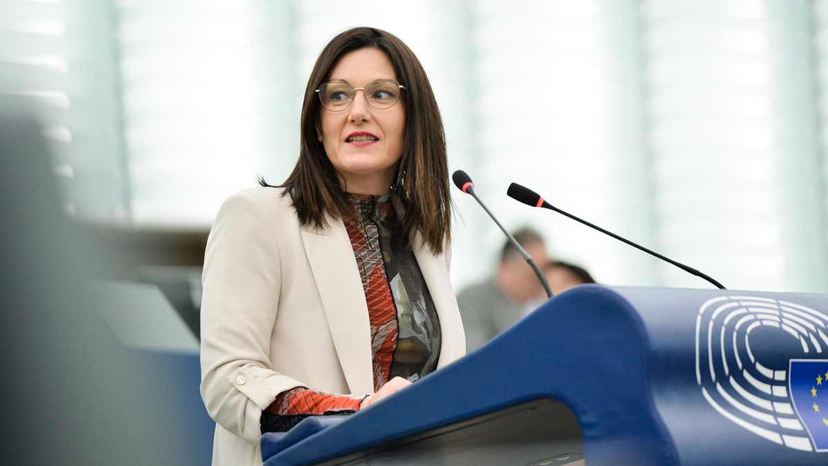 Oihane Agirregoitia pide una respuesta “firme” de la UE ante el chantaje arancelario al acero y aluminio de Donald Trump