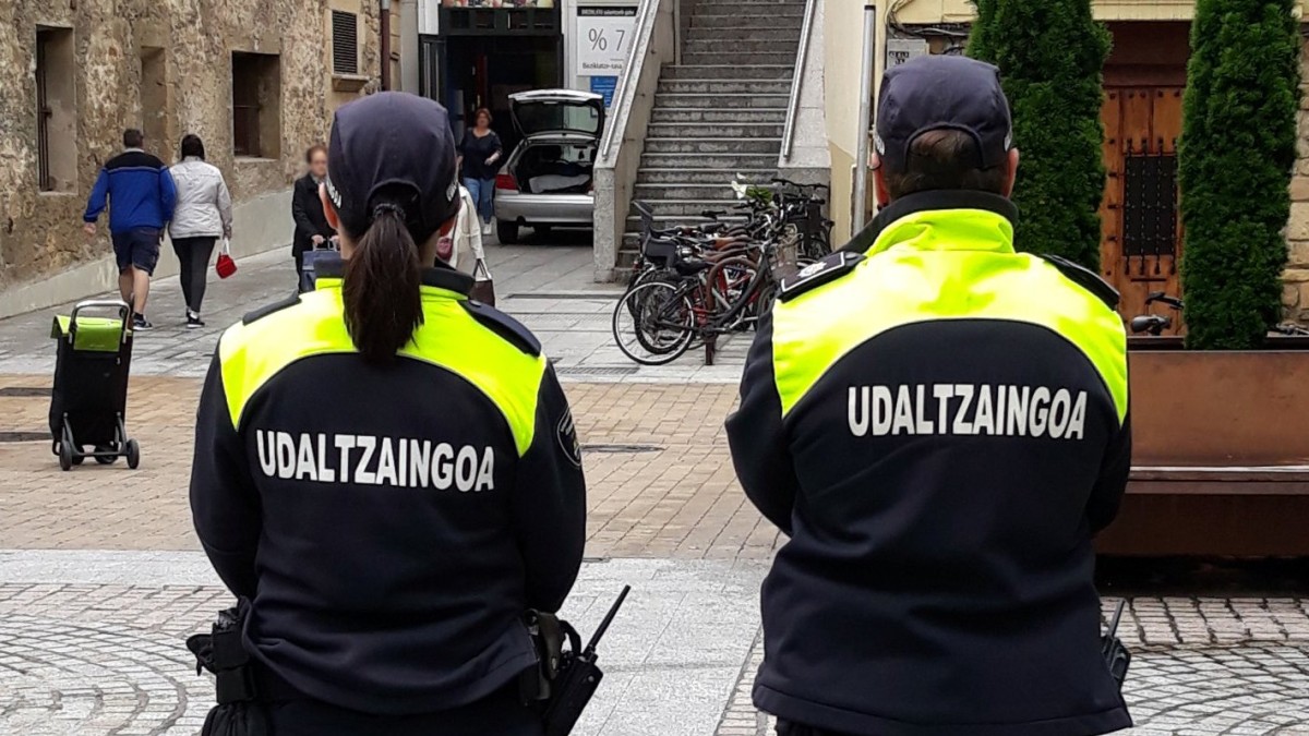 Uso político de EH Bildu en la oferta conjunta de empleo de los policías locales