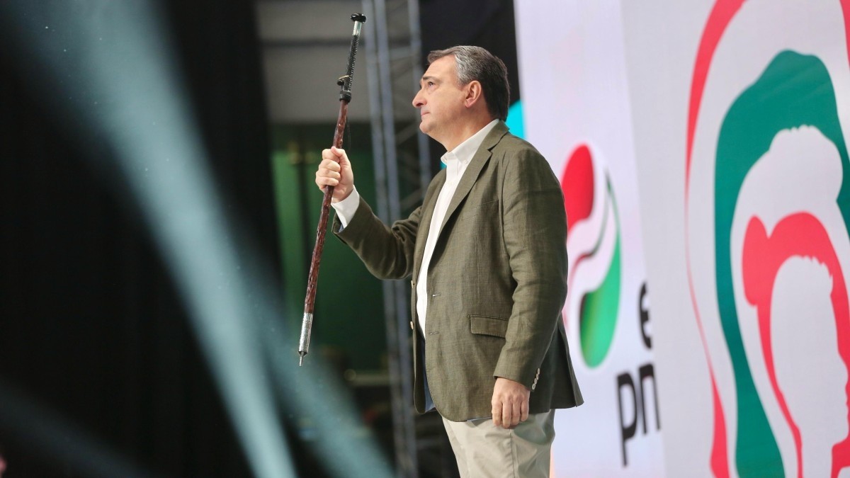 Aitor Esteban: “Gure ibilbidearekin eta Euskadi eraikitzen jarraitzeko, batasuna, eredugarritasuna eta apaltasuna eskatzen dizkizuet, neure buruari exijitzen dizkiodanak”