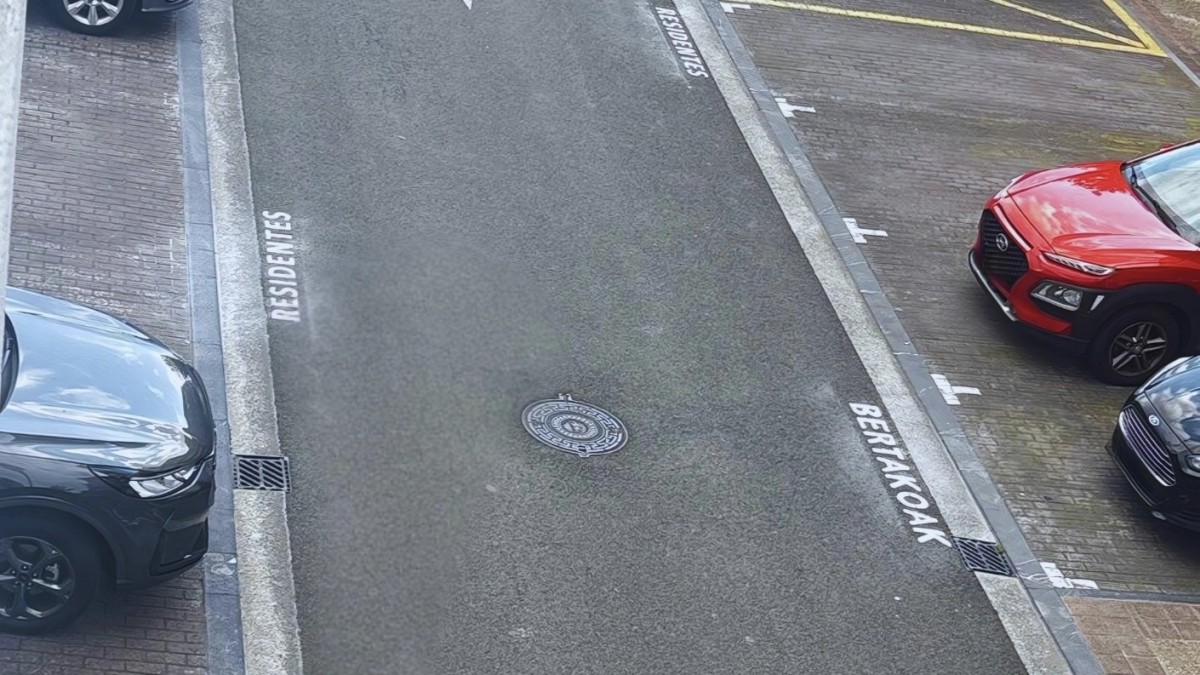 PNVk herritarrei egoiliarrentzako aparkalekuen proba pilotuaren berri ez ematea salatu du