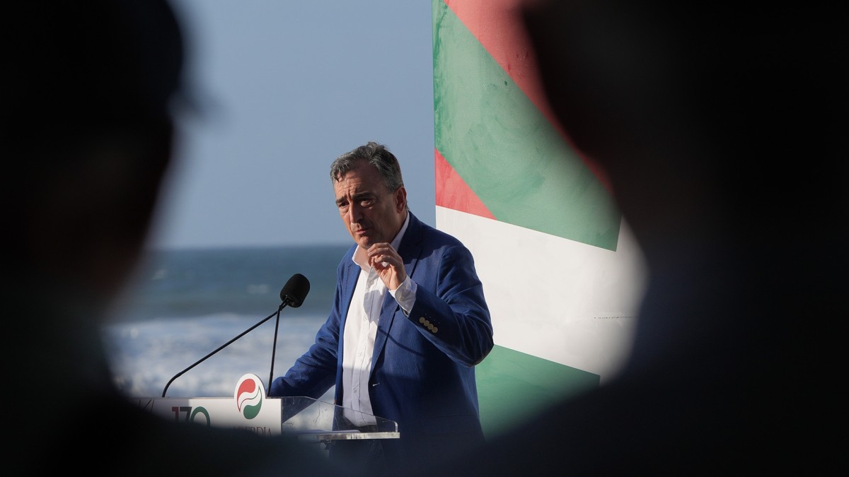 Aitor Esteban:  Aitor Esteban: