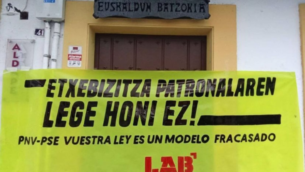 EAJ-PNV Arrasate condena el ataque sufrido hoy en el Batzoki