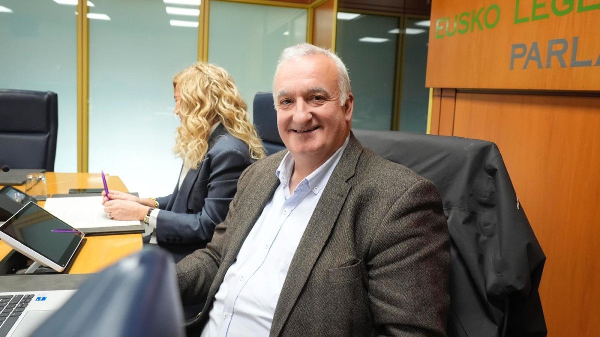 La Ponencia para la mejora de la calidad democrática de Euskadi impulsada por EAJ-PNV echa a andar en el Parlamento Vasco