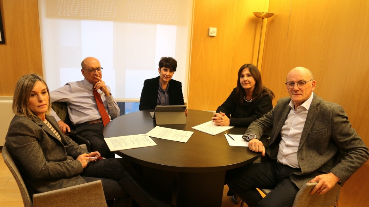 Espazio publikoan belo integralaren erabilera aztertzeko azpibatzordea sortzea proposatu du Euskal Taldeak 