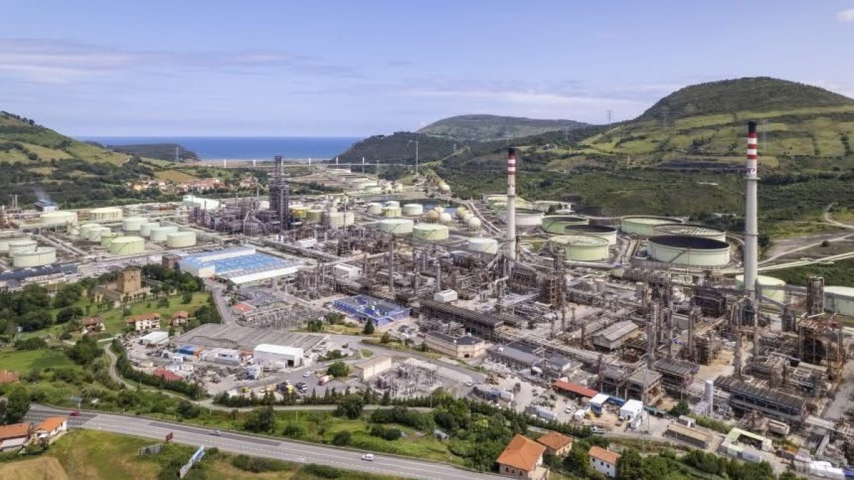 Abanto, Muskiz eta Zierbenako EAJ-PNVk berme irmoak eskatu dizkie Petronorri bizi izandako gertakaria ez errepikatzeko, eta talde politiko batzuen erabilera alderdikoia gaitzetsi dute