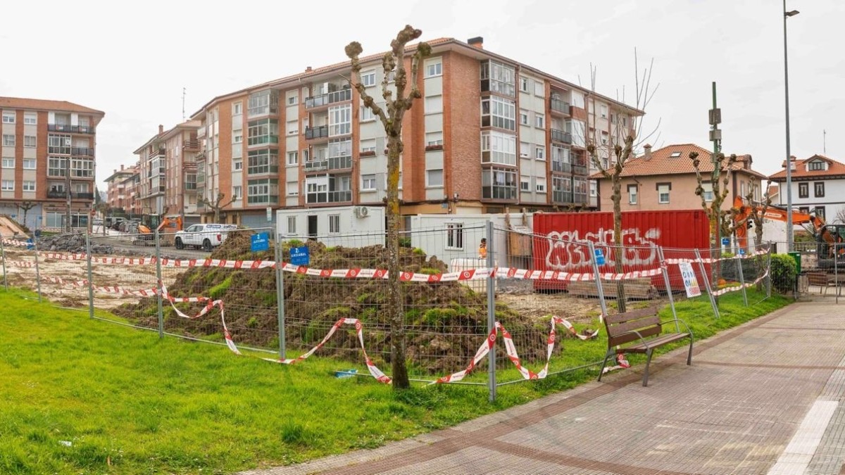 EAJ-PNV de Berango cumple su compromiso electoral en Lantzarte con el nuevo aparcamiento y continúa con la remodelación integral del barrio