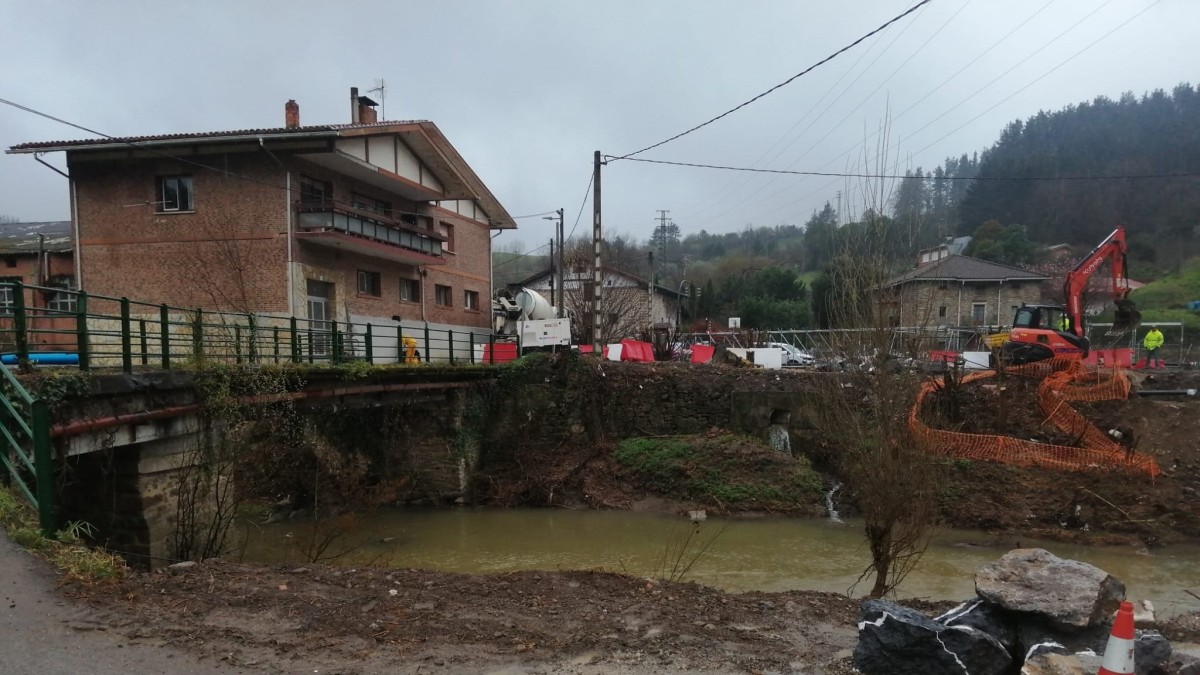 El trabajo interinstitucional liderado por EAJ-PNV de Gordexola desbloquea la sustitución del puente Zubiete tras años de reclamaciones a URA