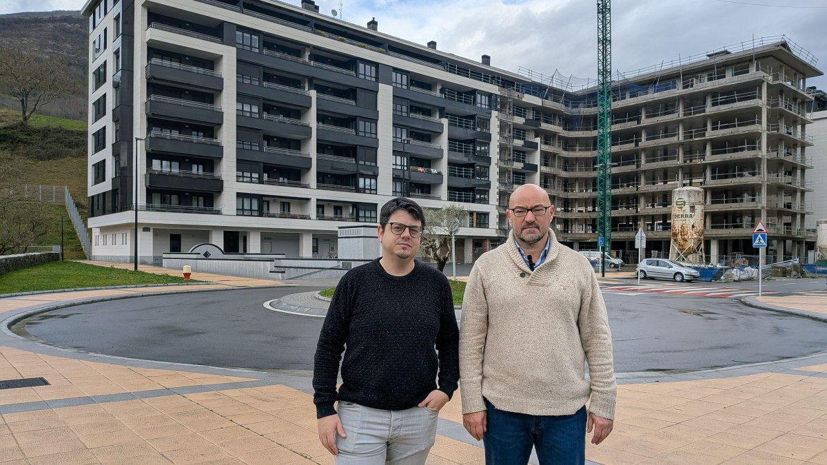 EAJ-PNVk etxebizitza eskaintza zabaltzeko irtenbideak aurkeztu ditu eta EH Bilduri Sierben eraikinaren erosketan koherentziarik ez izatea leporatu dio