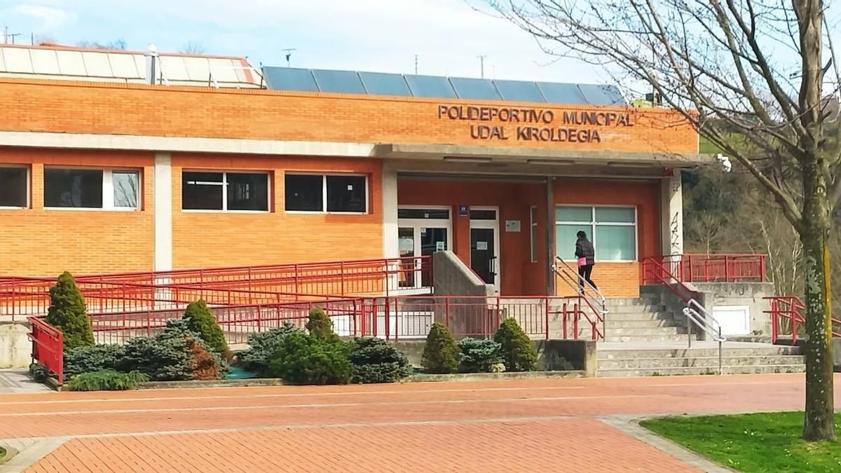 Trapagarango EAJ-PNVk deitoratu du udalerria oraindik ere kiroldegiko zerbitzu duinik gabe jarraitzea, egungo gobernu-taldearen ia hiru urteko kudeaketaren ondoren