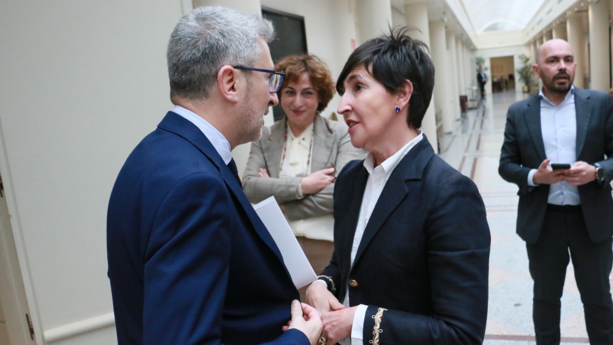 EAJ-PNVk autonomia erkidegoei, aldundiei eta udalei 2025eko superabitaren erabilera gaitzera premiatu du Ogasun ministroa