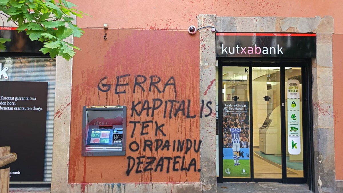 EAJ-PNV Aretxabaletak pintadak “ez normalizatzeko” eskatu du eta ekintza eskatu dio udal gobernuari