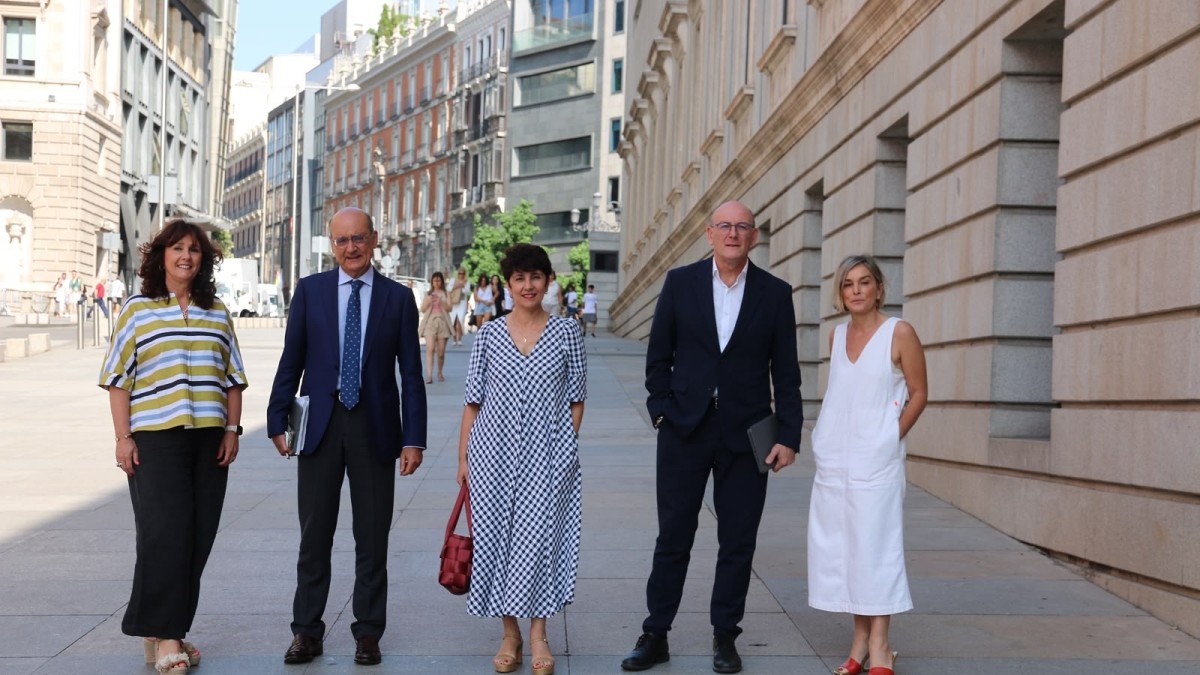 EAJ-PNV, Sumar, EH Bildu y Podemos piden el cierre del polígono de tiro de las Bardenas