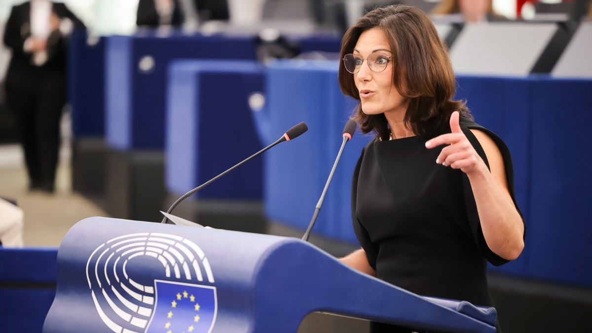 Kulturaren zeregin eraldatzailea aldarrikatu du Oihane Agirregoitiak eta Europako Parlamentuan are anbizio handiagoa erakustea erreklamatu du